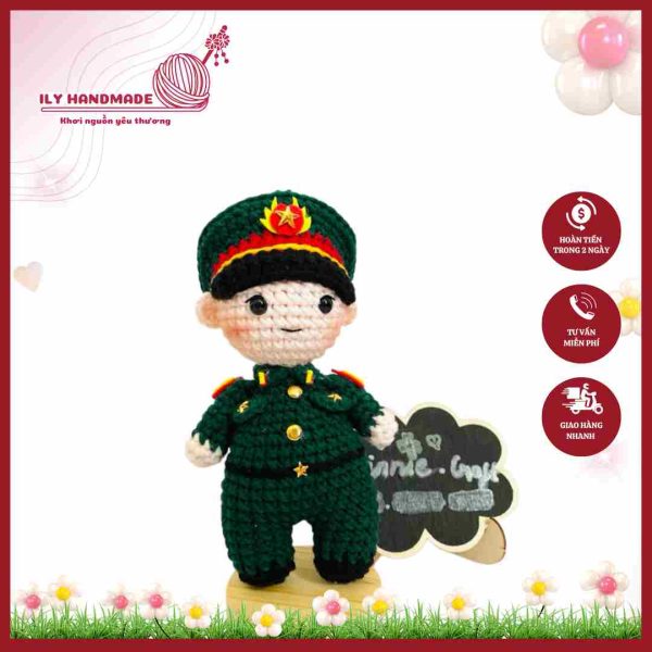 gấu len mặc đồ lính