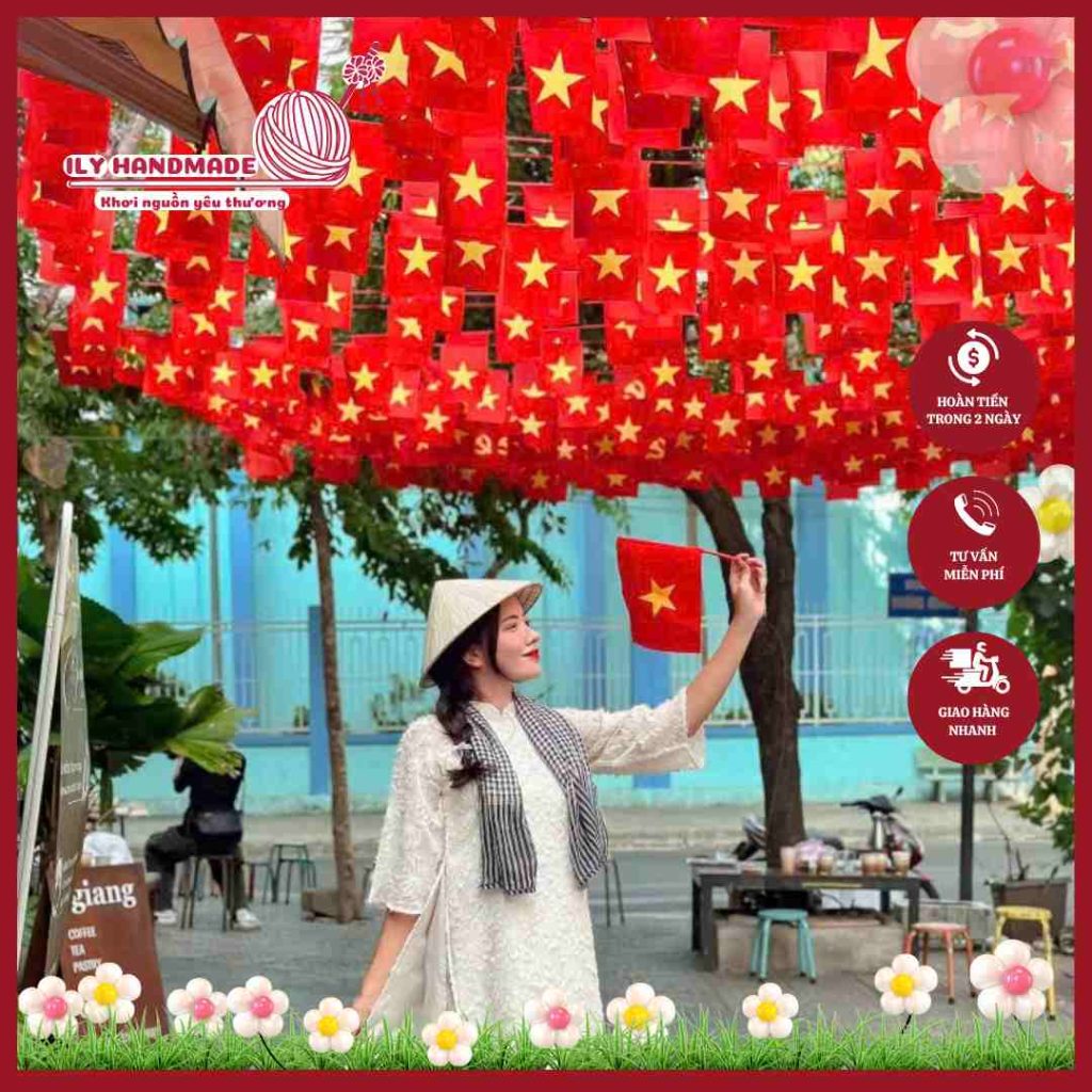 Cờ vẫy cầm tay - phụ kiện không thể thiếu dịp 2/9