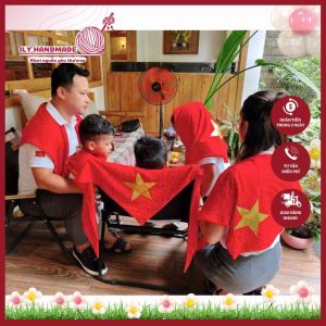 Khăn choàng đỏ sao vàng cao cấp – Tự hào dân tộc dịp 2/9 