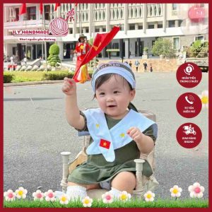 Cờ vẫy cầm tay - phụ kiện không thể thiếu dịp 2/9
