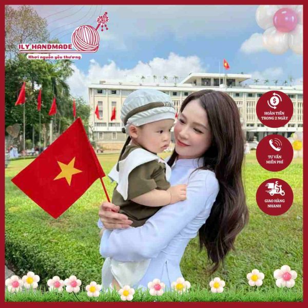 Cờ vẫy cầm tay - phụ kiện không thể thiếu dịp 2/9